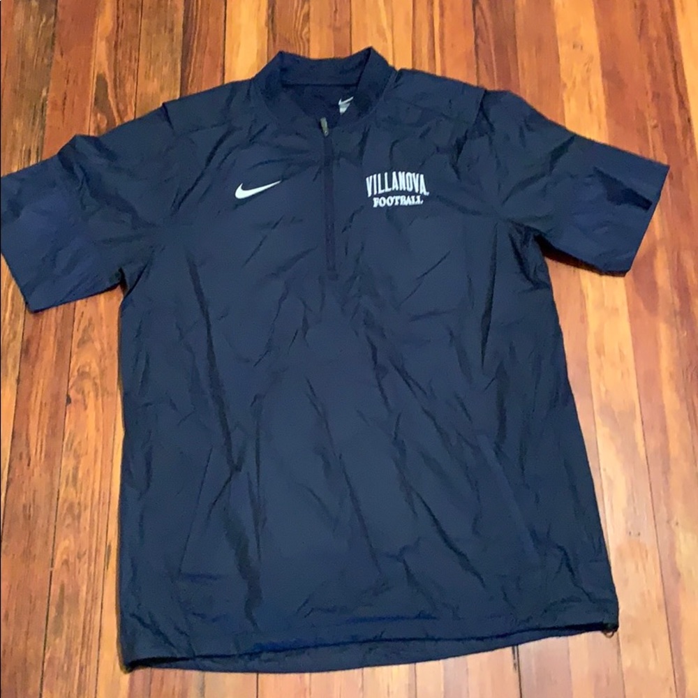 Men’s Nike pull over Villanova Football navy blue!